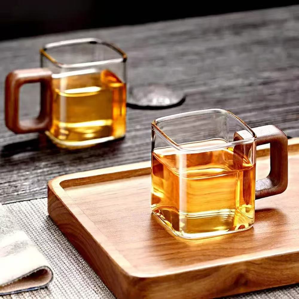 SQUARO WOOD HANDLE GLASS MUG