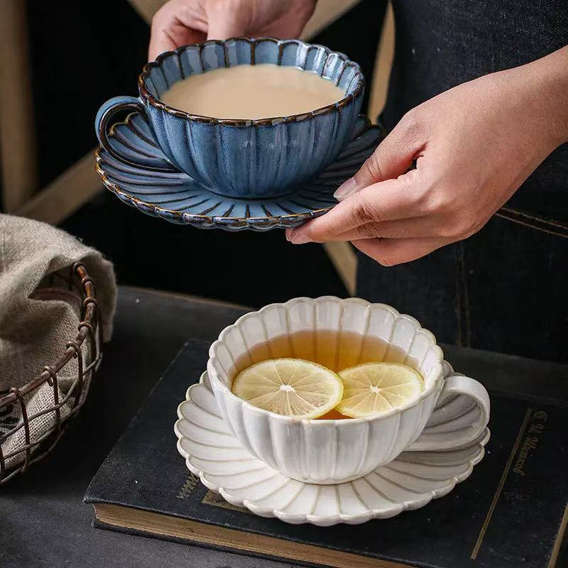 RETRO   CERAMIC   SAUCER   SET